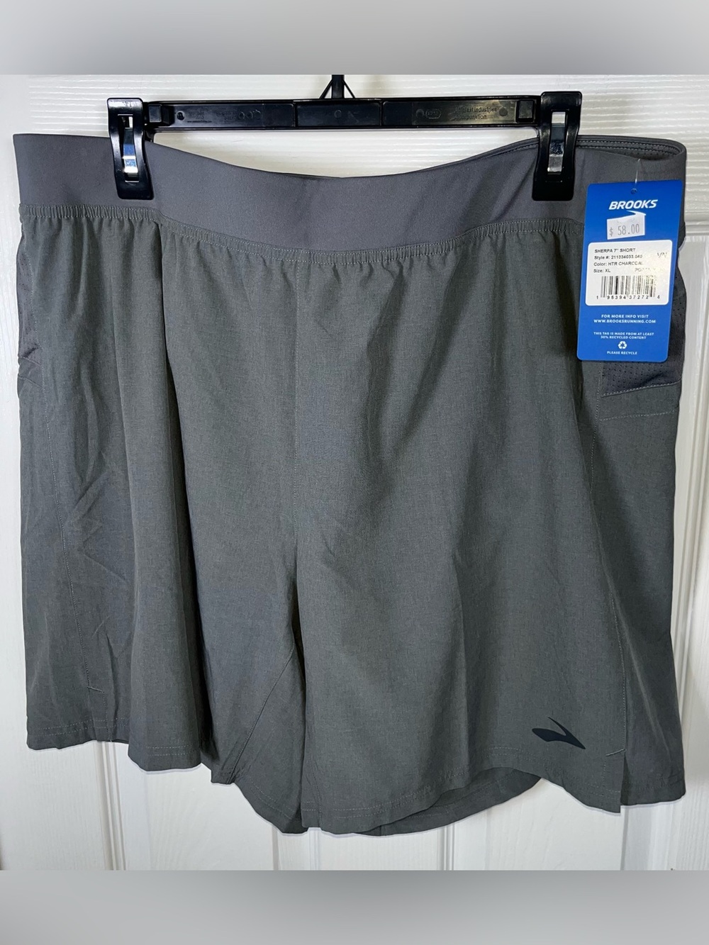 $58 Men’s BROOKS Sherpa 7" Shorts Heather Charcoal Size XL Running Pockets Gray